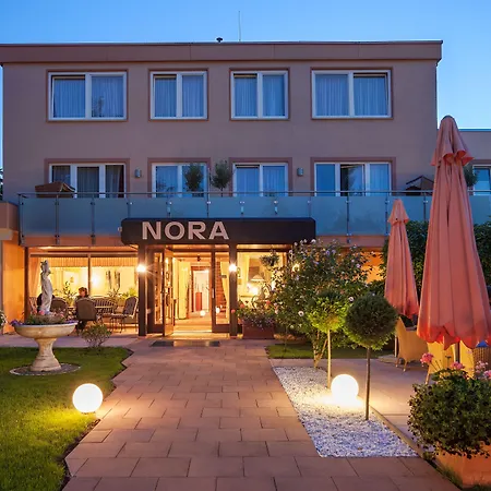 Nora מלון באד קרוצינגן