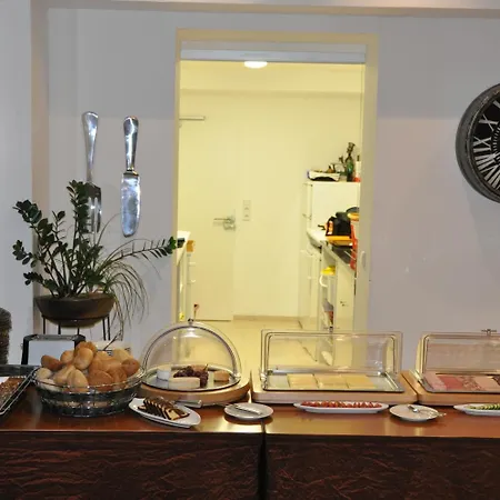 Nora מלון באד קרוצינגן