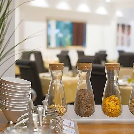 Hotel Nora 3*