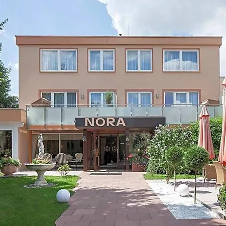 Nora