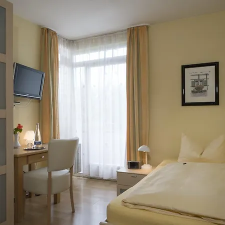Nora Hotel