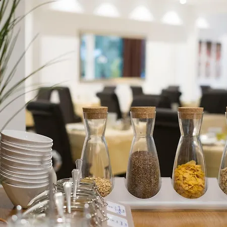 Hotel Nora 3*